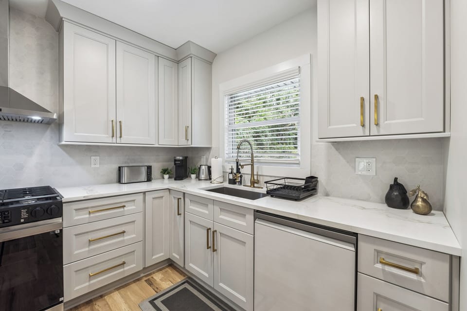 New full Kitchen w/ island, stainless-steel appliances, wine cooler