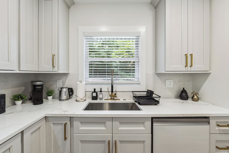 New full Kitchen w/ island, stainless-steel appliances, wine cooler