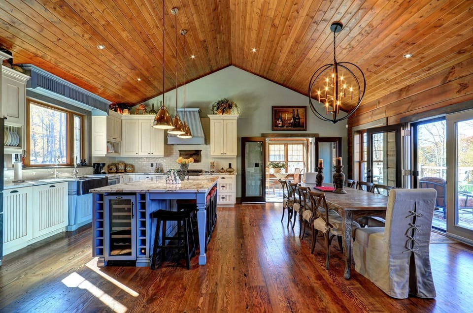 Gourmet Kitchen- Dining