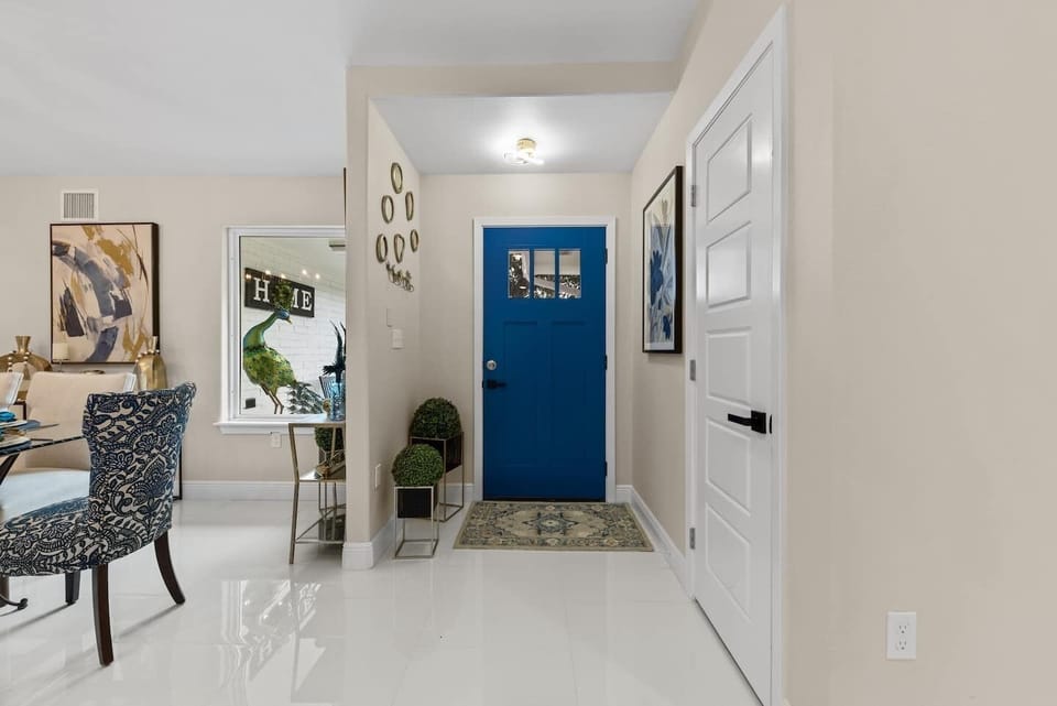 Welcoming entry—simple, stylish, coastal