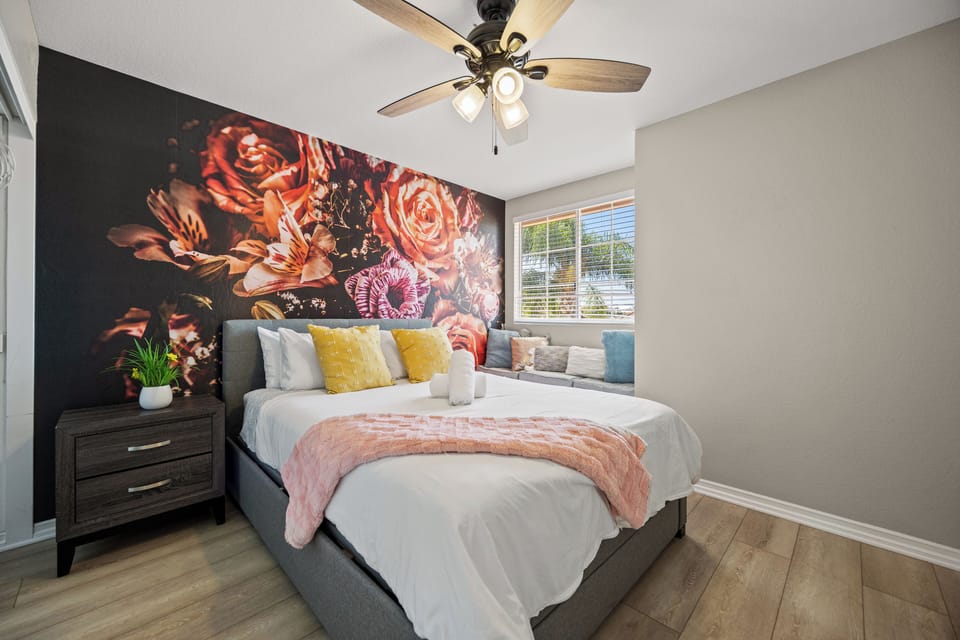Queen bedroom