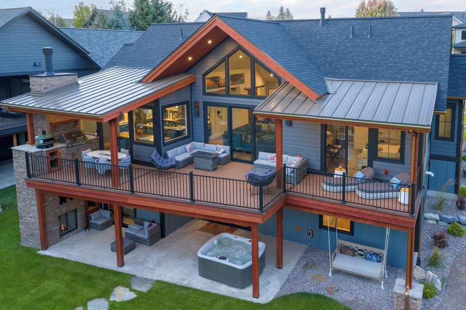 Welcome to Glacier Riverside Retreat!