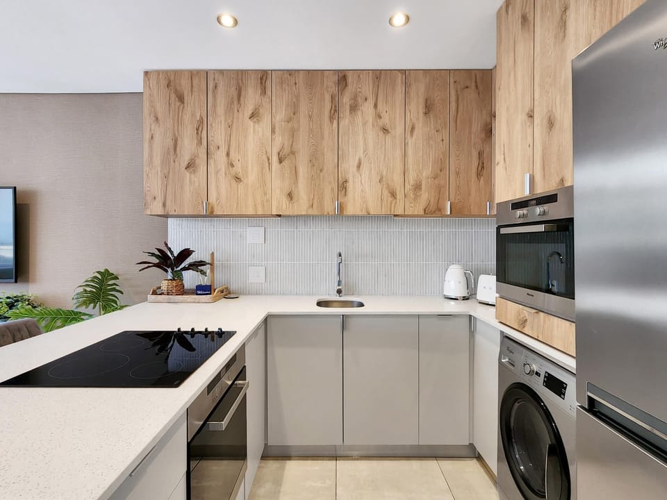 Montclaire Sea Point Studio with Lions Head Views (30463)