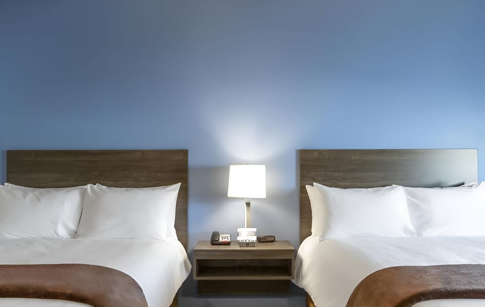 Unit with 2 Queen Beds