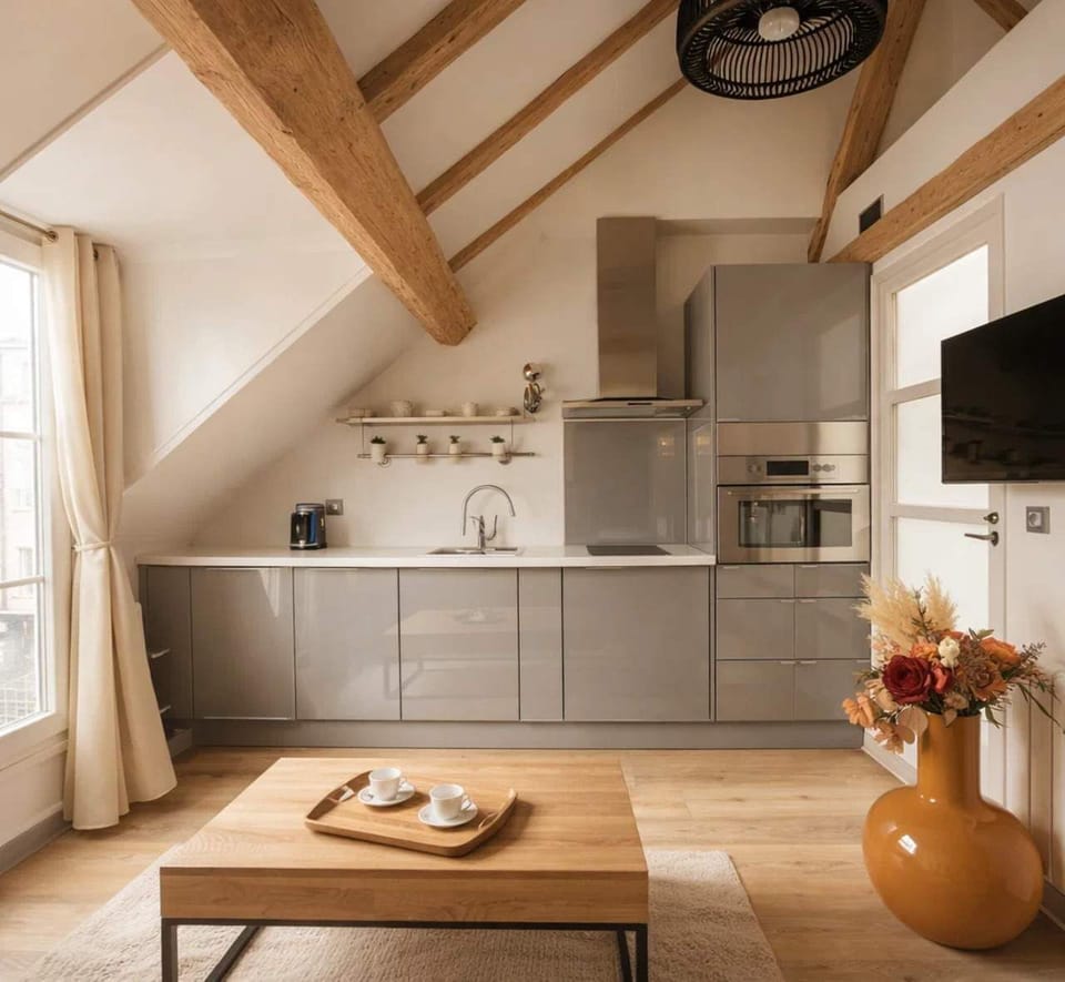 Cozy living area with Wi-Fi
