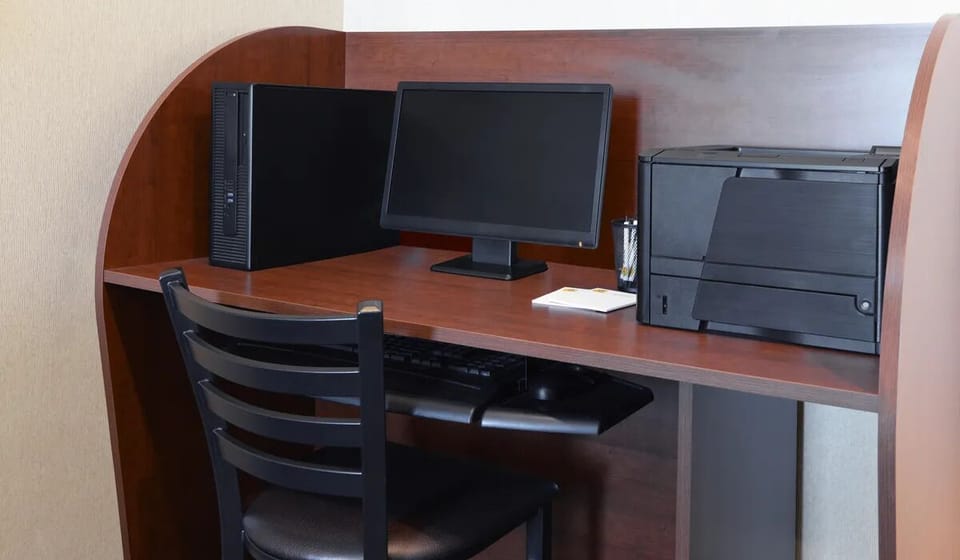 Catch up on work comfortably at the on-site business station.
