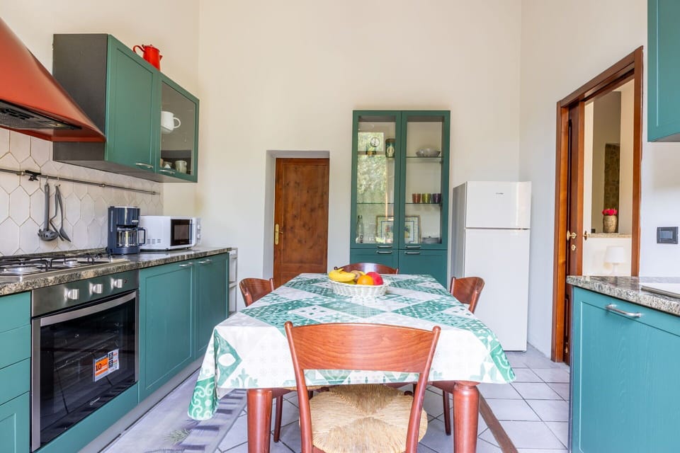 Autumn, Kitchen, Spring, Summer