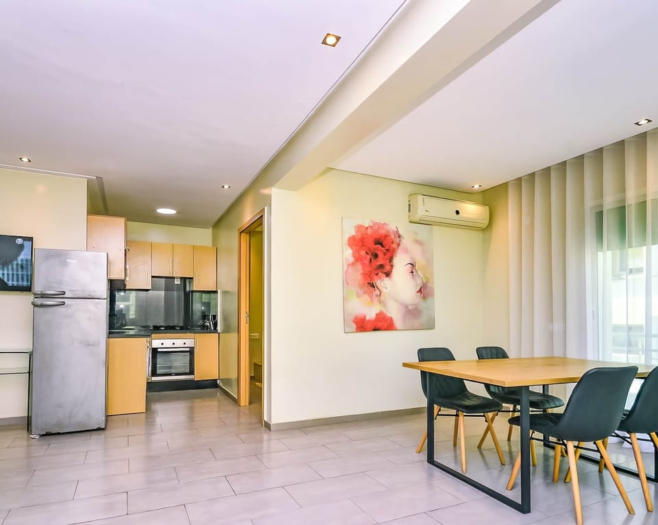 Dining To Kitchen