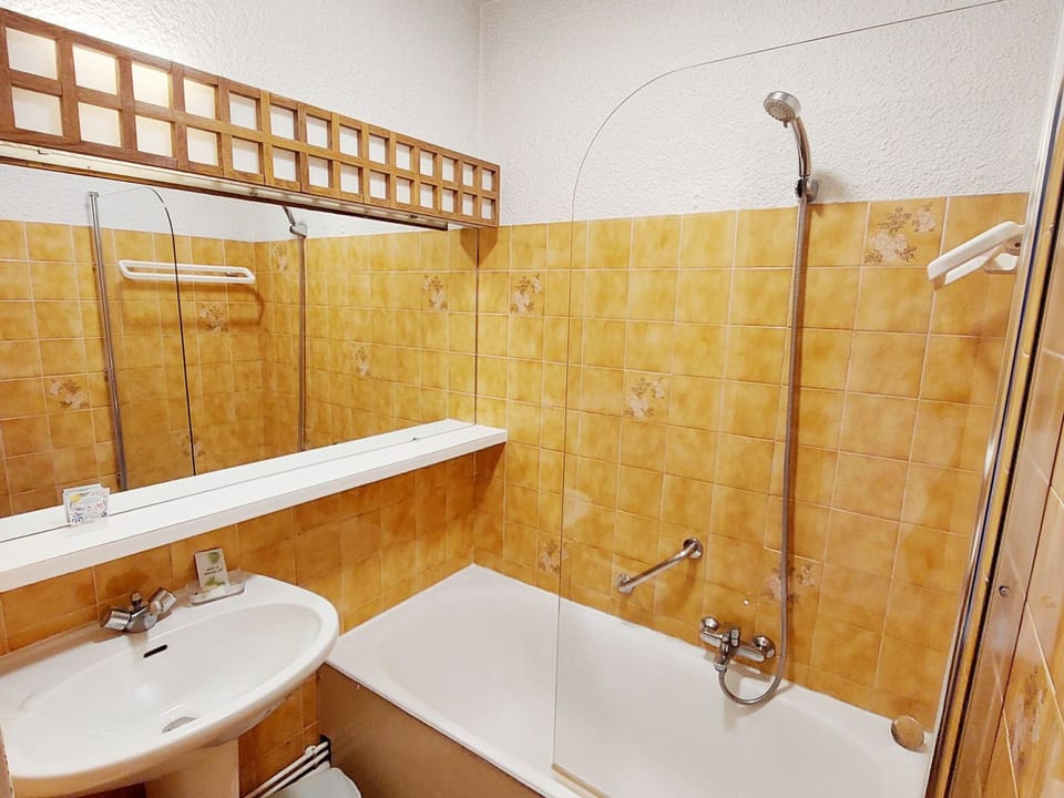 Studio for 4 with Wi-Fi and sea view Apartment in Roquebrune-Cap-Martin