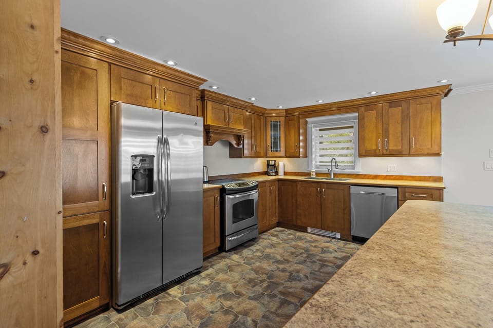 Fully equipped modern kitchen