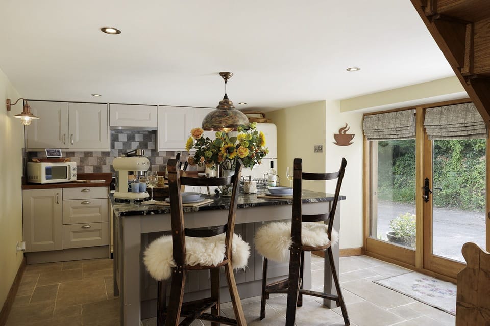 The Barn By The Ford Kitchen - StayCotswold