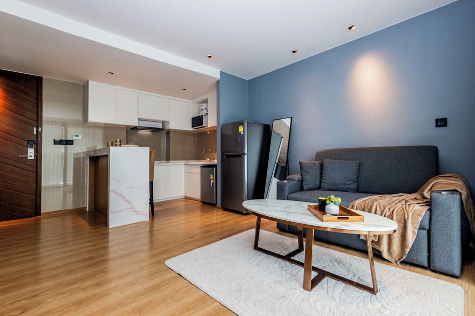 Bright living space for short or long stays.