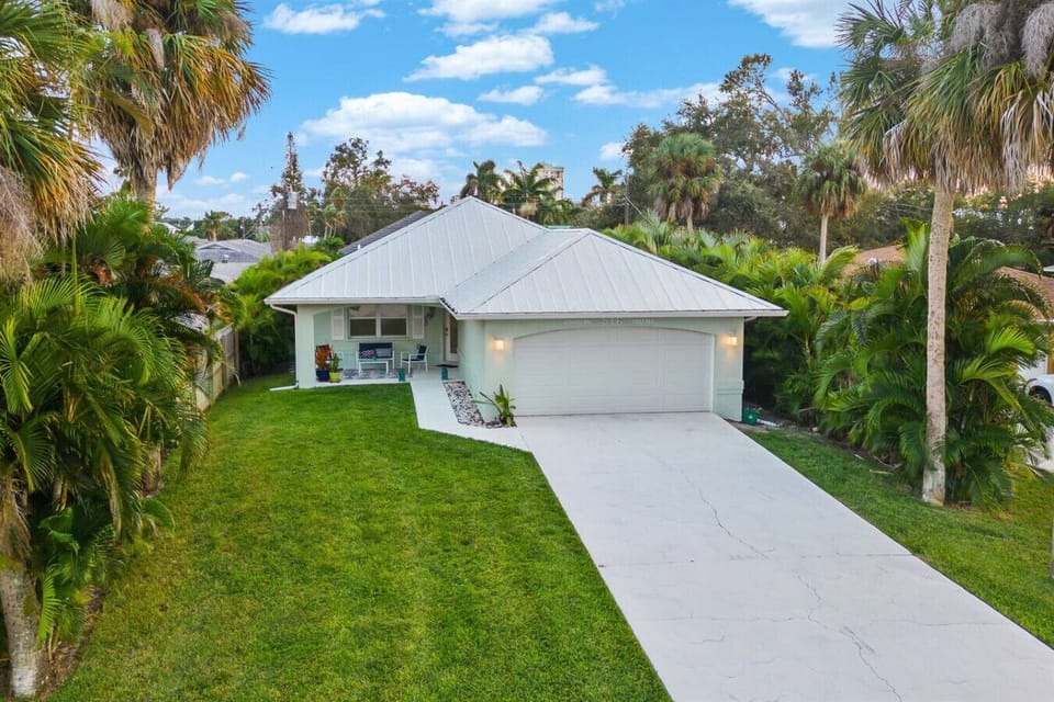 Peaceful getaway set back off the street