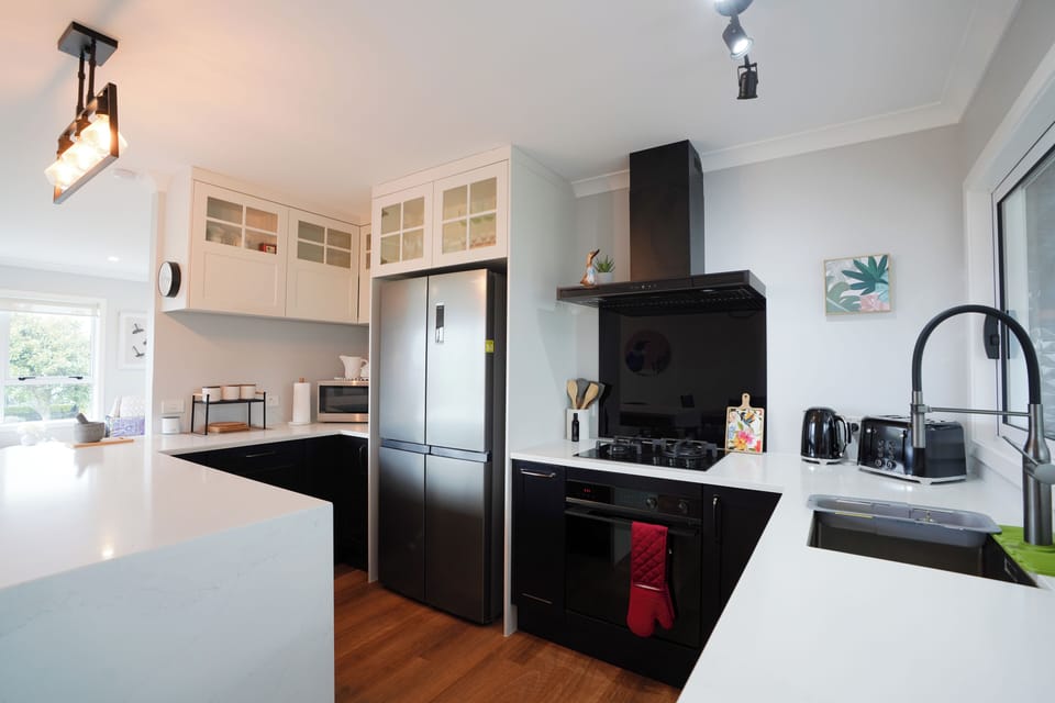 kitchen and lounge 