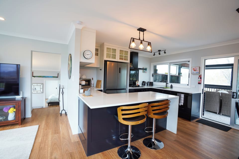 kitchen and lounge 