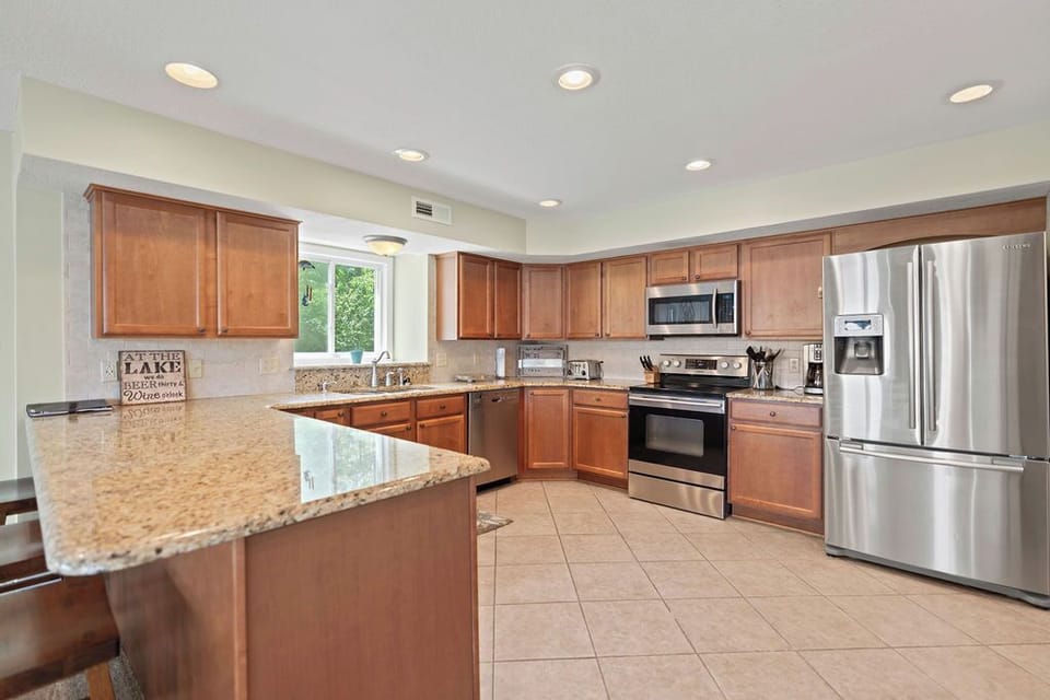 Kitchen lower level