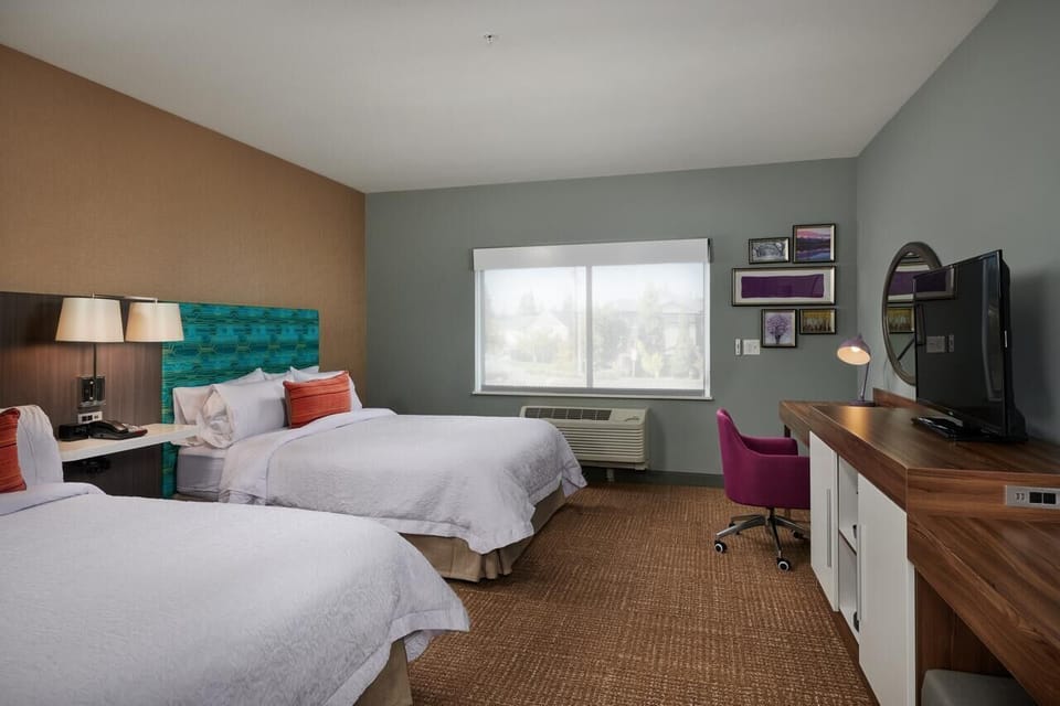 Amazing unit with 2 Queen size beds; perfect for a group vacation!