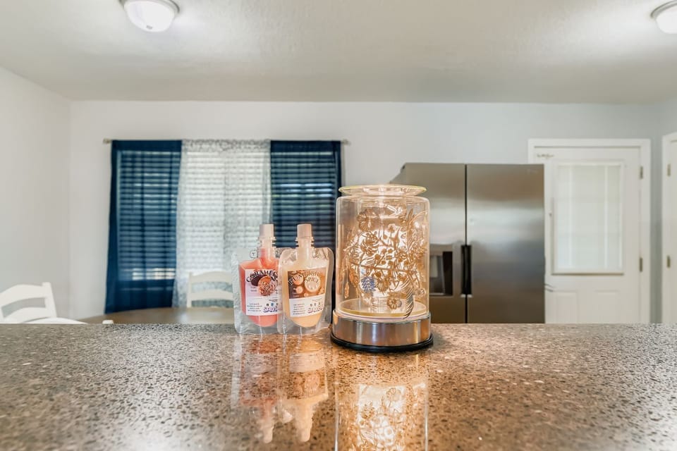 Scented wax warmer