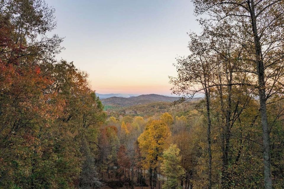 Autumn magic in the Blue Ridge Mountains Golden leaves, crisp air, and endless layers of rolling hills — this is what mountain dreams are made of.