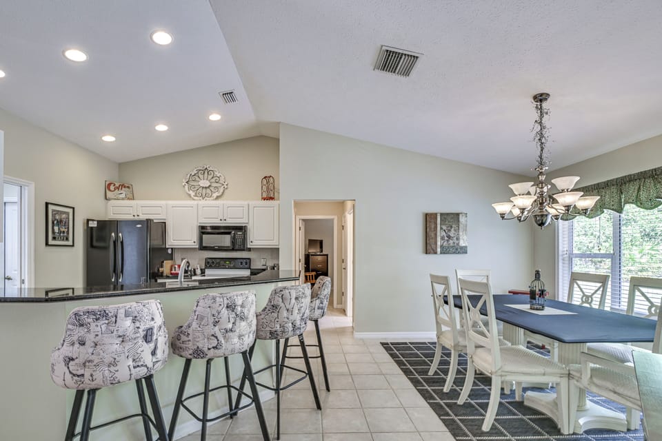 Kitchen | Dining Area