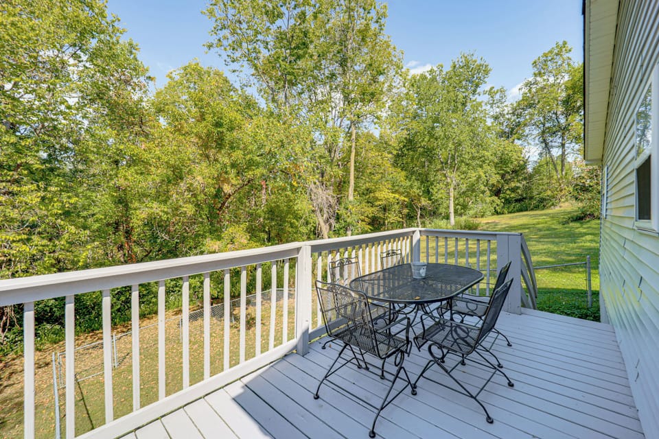 Back Deck | Outdoor Dining Space