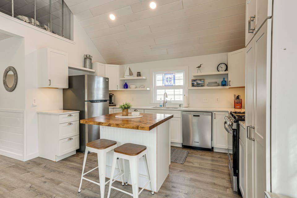 Kitchen | Cooking Basics | Keurig Coffee Maker | Main Level