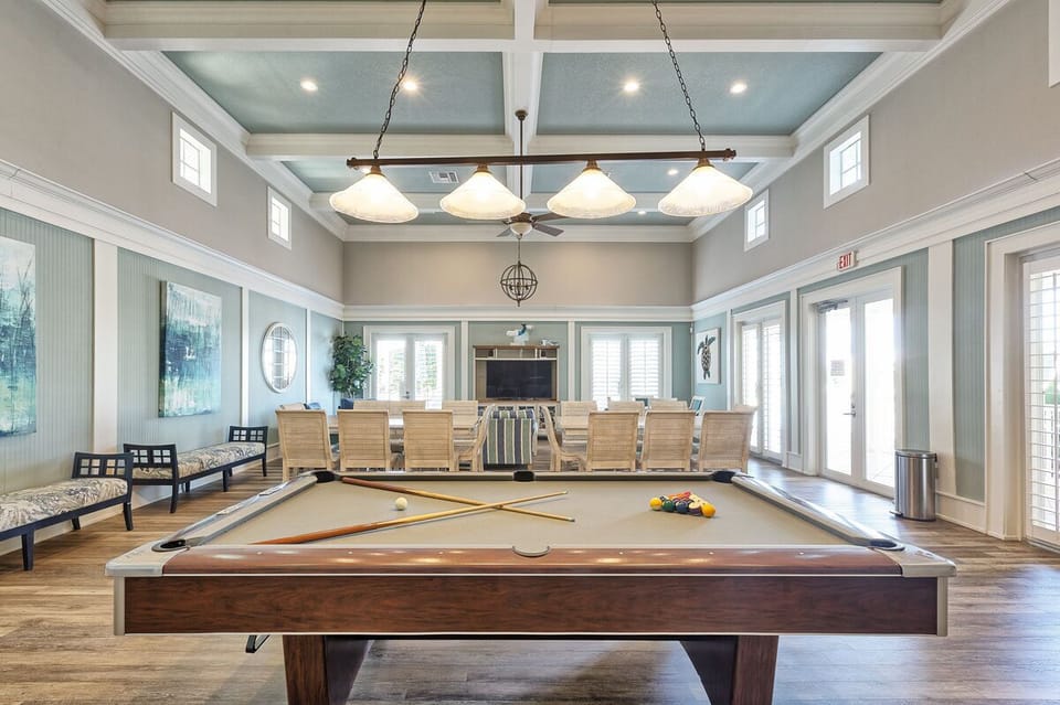 Recreation Room
Billiards Table