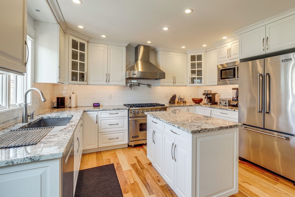 Kitchen | 1st Floor | Drip/Espresso/Cold Brew Coffee Maker | Dishwasher