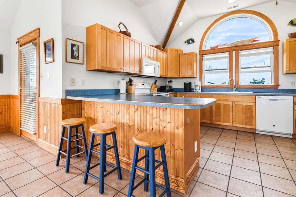 Kitchen: Fully equipped kitchen with Keurig, crock pot, and griddle—perfect for vacation cooking.