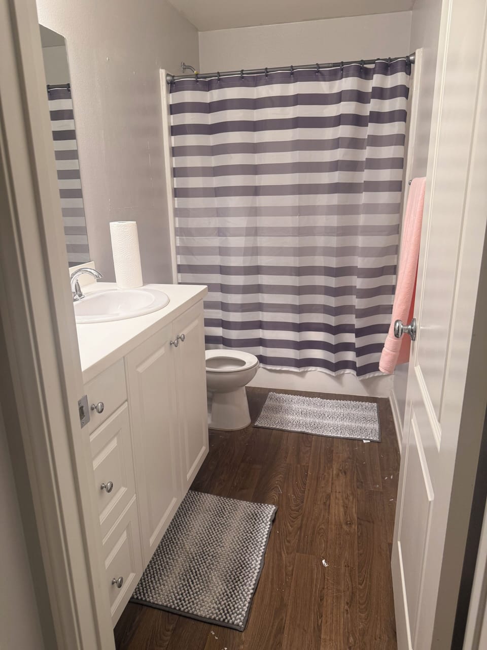 1st floor bathroom