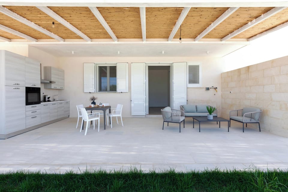Outdoor kitchen