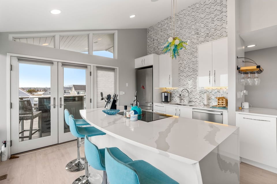 Bright Top-Floor Cooking Space


