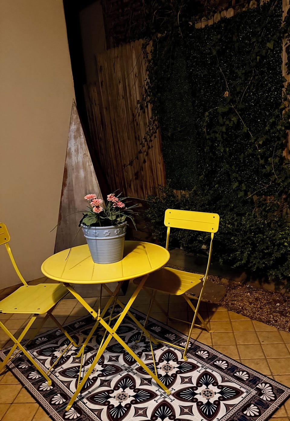 Outdoor dining