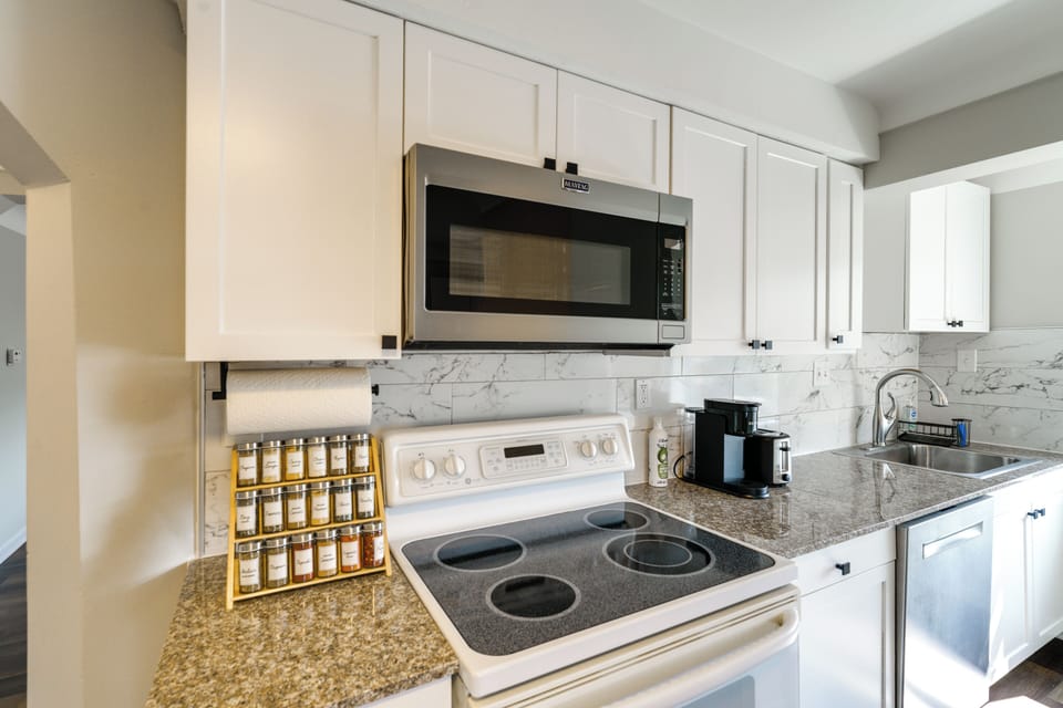 Fully Equipped Kitchen | Refrigerator | Dining Table | Free High-Speed WiFi