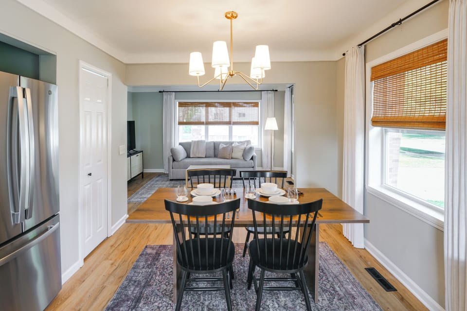 Dining Area | Free High-Speed WiFi