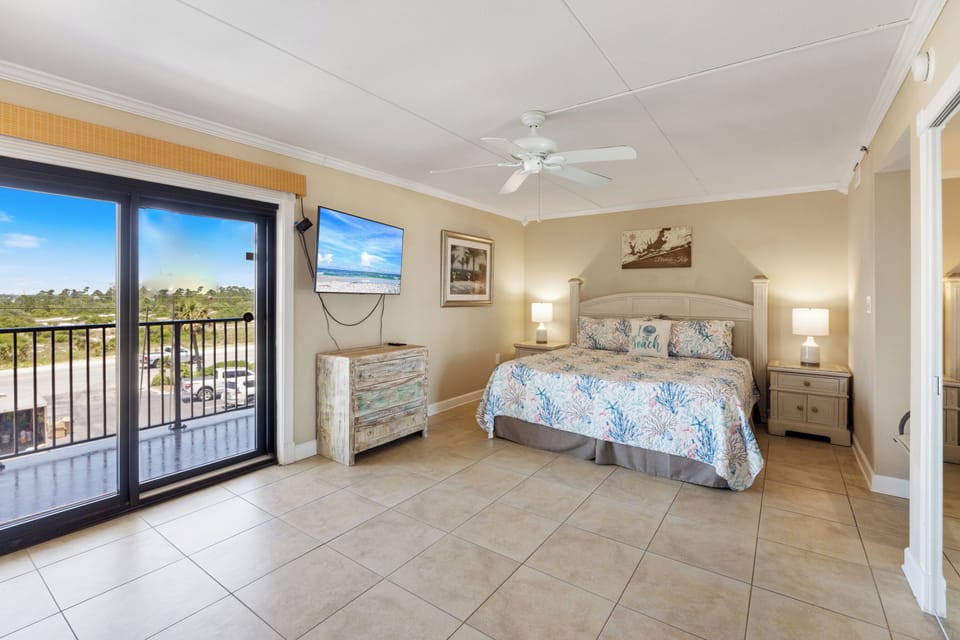 Easy Breezey Ocean Breeze West 306 - Fabulous views both North towards Pensacola and South looking over the Gulf.