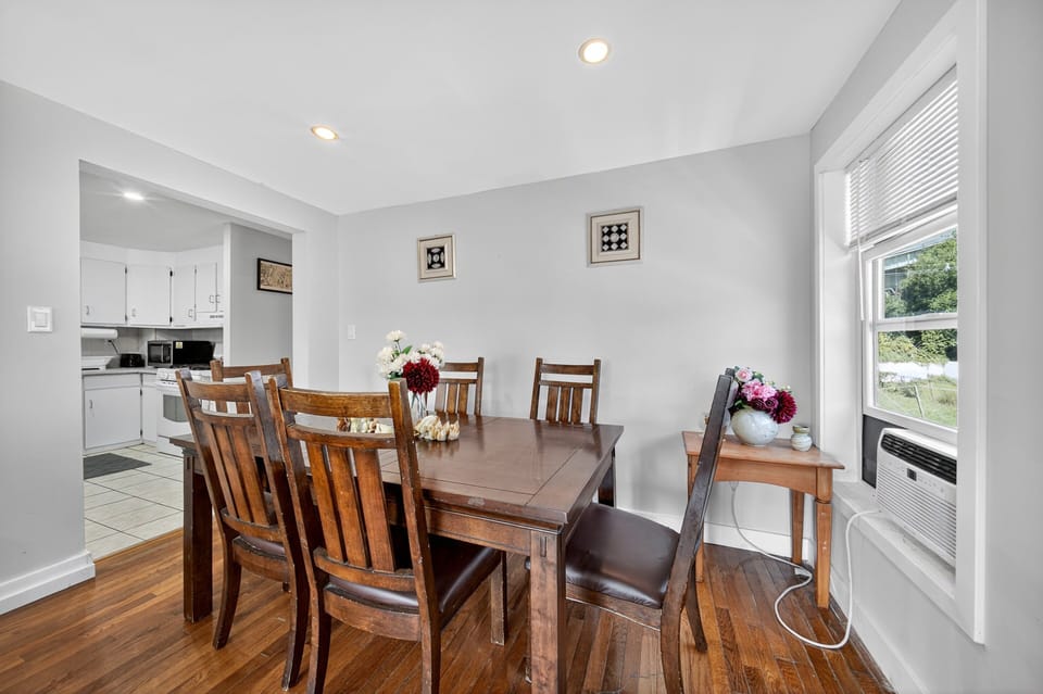 Hardwood, Dining Room, Dining Table, Furniture, Indoors
