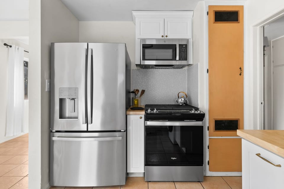 Everything you need, right where you want it—kitchen bliss!