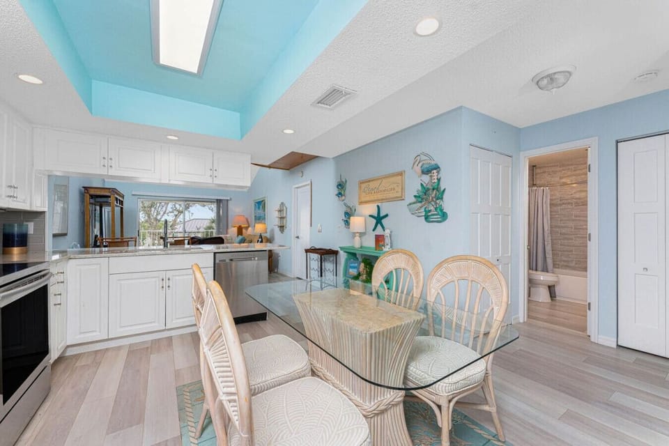 Kitchen - Dining Area