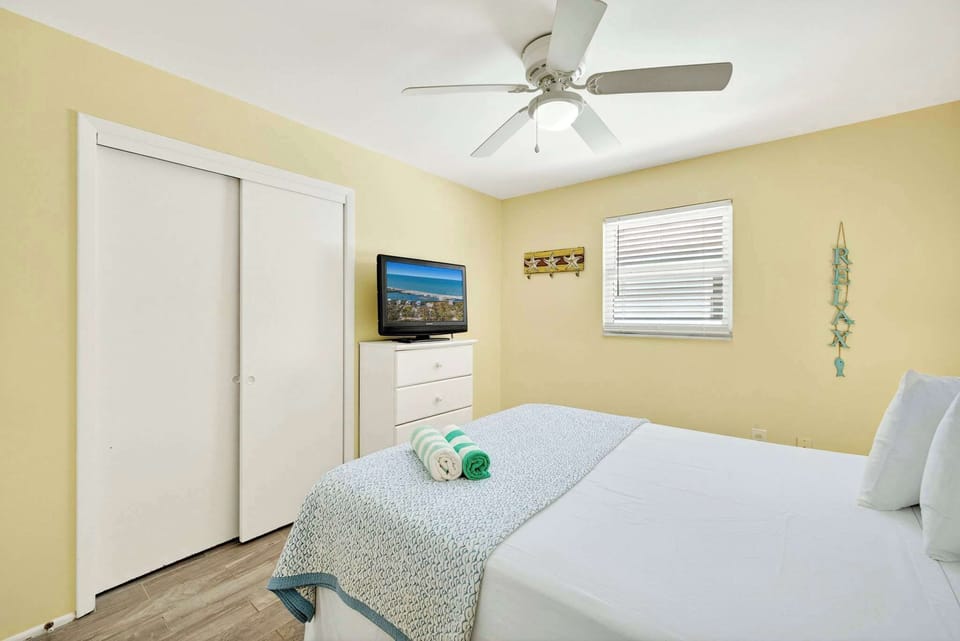 Second bedroom has a queen bed and smart tv. Also plenty of clothing storage