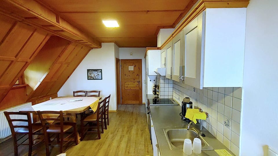 Wohnung 8+9 Essecke Küche 1