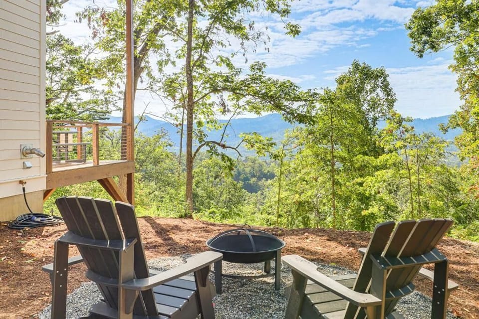 360 degree views from the fire pit. 