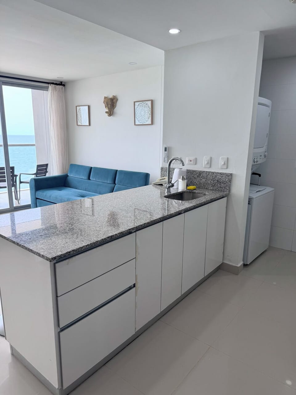 Kitchen - Dinning Counter