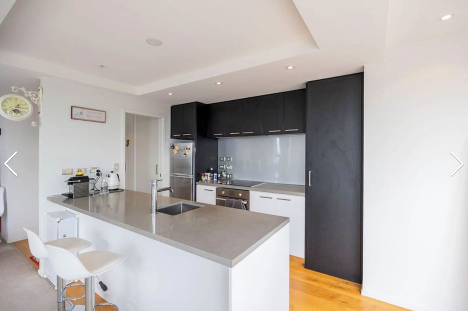 Fully equipped kitchen. Fridge · Microwave · Dishwasher · Oven.