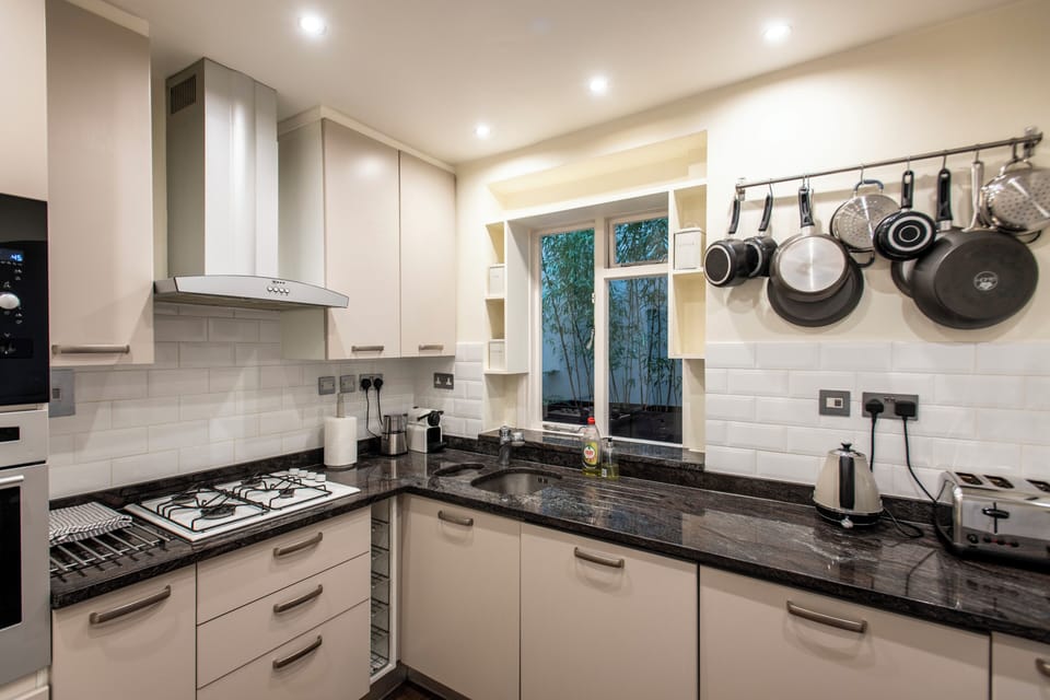 Fully equipped kitchen with all modern appliances