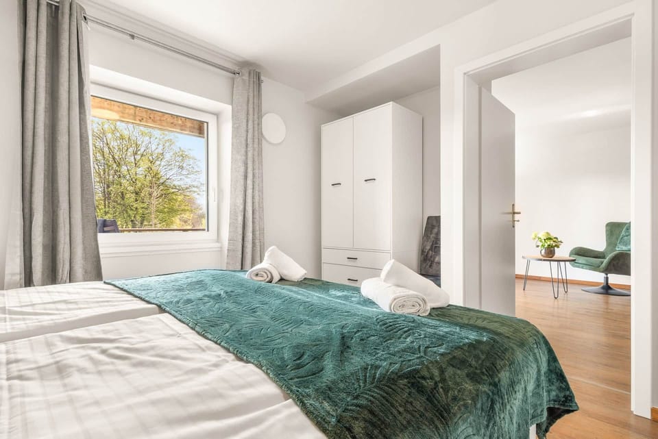 Suite 3 - Schlafzimmer Boxspringbett (180x200) mit Komforttopper