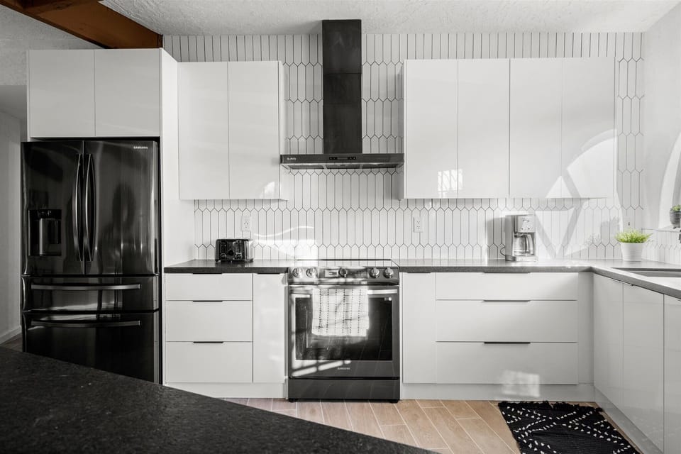 Full kitchen 