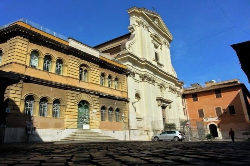 Piazza della Scala ,  where the apartment overlooks.