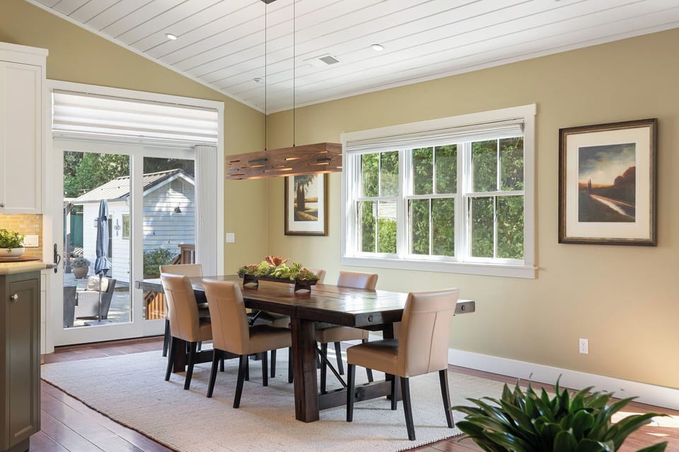 Main House: dining area