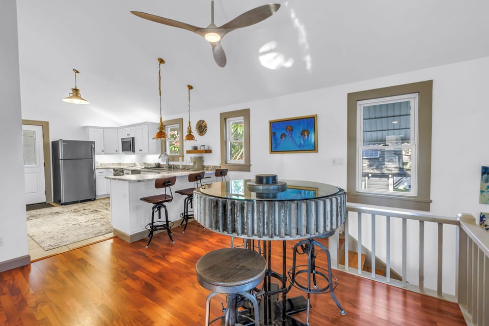 Table and Kitchen